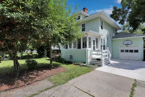 302 E State St, Saint Johns, MI 48879