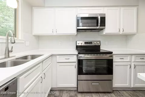 Kitchen - 5916 Okemos Rd, Haslett, MI 48840 photo 4 of 4