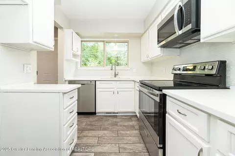 Kitchen - 5916 Okemos Rd, Haslett, MI 48840 photo 1 of 4