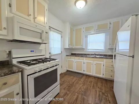 Kitchen - 123 E Mt Hope Ave, Lansing, MI 48910 photo 2 of 2