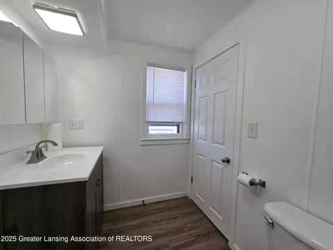 Bath - 123 E Mt Hope Ave, Lansing, MI 48910 photo 1 of 1