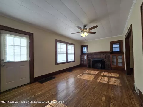 Living - 123 E Mt Hope Ave, Lansing, MI 48910 photo 2 of 7