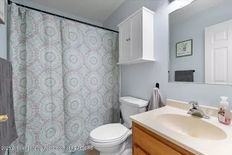 Bath - 10053 Deblind Cir, Dimondale, MI 48821 photo 1 of 3