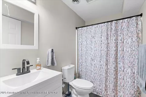 Bath - 10053 Deblind Cir, Dimondale, MI 48821 photo 3 of 3