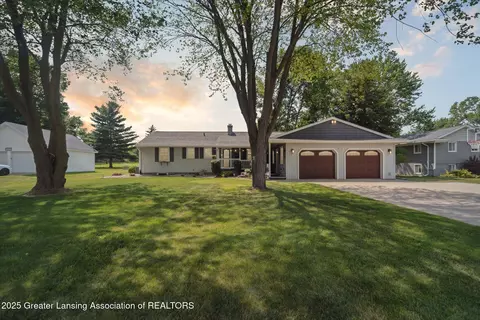 418 Charlotte Hwy, Portland, MI 48875