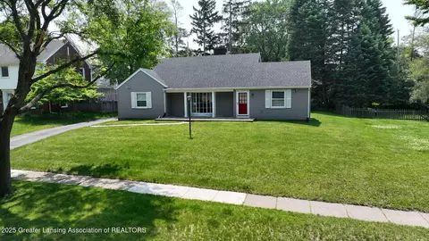 1614 Lindbergh Dr, Lansing, MI 48910