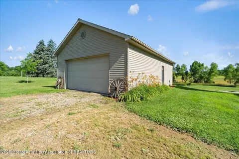 5159 E Pratt Rd, Saint Johns, MI 48879 photo 2