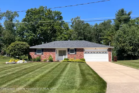 6716 Bunker Hill Dr, Lansing, MI 48906