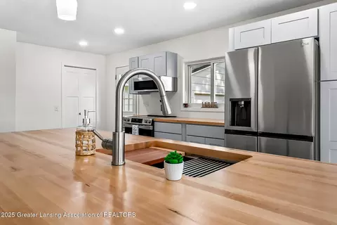 Kitchen - 1337 Shepard St, Crystal, MI 48818 photo 3 of 6