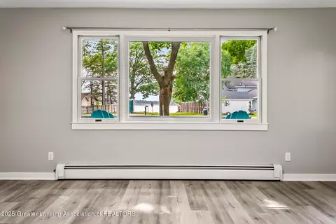 Living - 1337 Shepard St, Crystal, MI 48818 photo 4 of 6