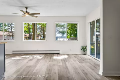Living - 1337 Shepard St, Crystal, MI 48818 photo 2 of 6
