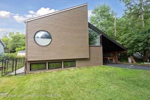 6226 Columbia St, Haslett, MI 48840