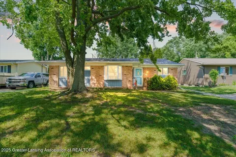 3642 Coachlight Common St, Lansing, MI 48911
