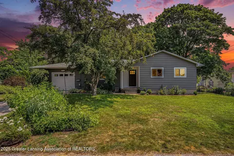 320 Mark St, Spring Lake, MI 49456