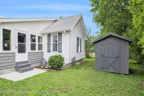 Exterior - 112 Ferry St, Corunna, MI 48817 photo 6 of 7