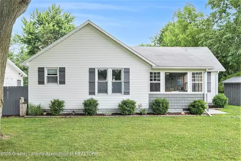 112 Ferry St, Corunna, MI 48817