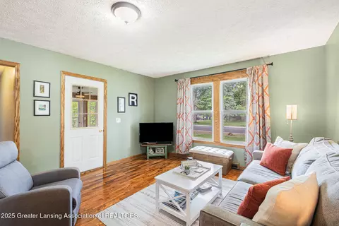 Living - 112 Ferry St, Corunna, MI 48817 photo 2 of 3