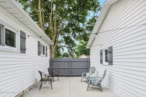 Exterior - 112 Ferry St, Corunna, MI 48817 photo 5 of 7