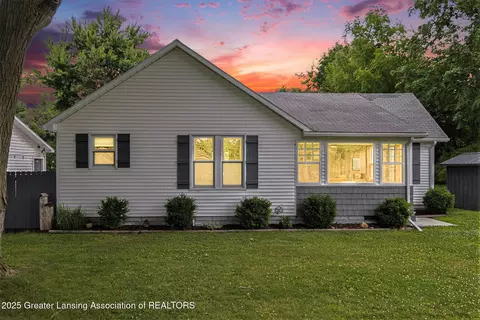 Exterior - 112 Ferry St, Corunna, MI 48817 photo 2 of 7
