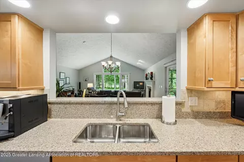15316 Club Course Dr, Bath, MI 48808 photo 12