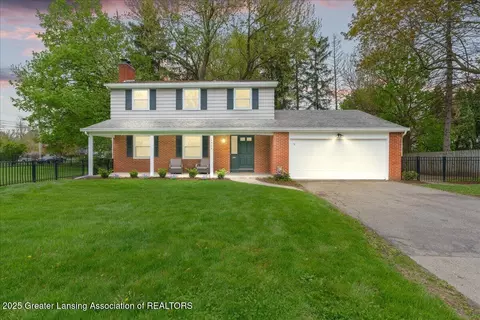 1424 Cedarhill Dr, East Lansing, MI 48823