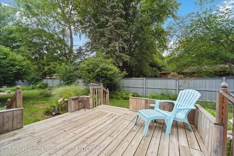 Exterior - 3708 David Ln, Lansing, MI 48911 photo 5 of 11