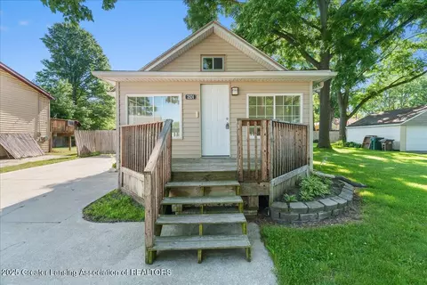 2924 Sheffer Ave, Lansing, MI 48906