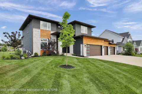 6102 Sleepy Hollow Ln, East Lansing, MI 48823