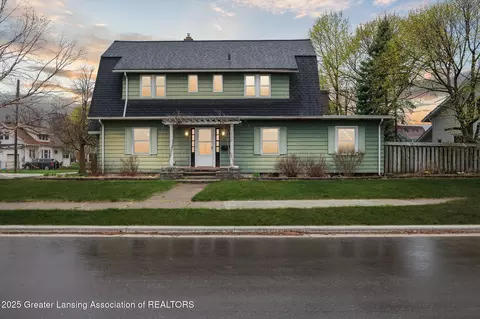 222 Strathmore Rd, Lansing, MI 48910