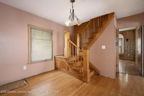 720 Kennedy St, Jackson, MI 49202 photo 2