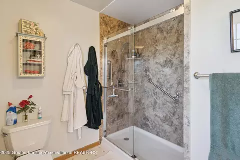 Bath - 12898 Walker Rd, Leslie, MI 49251 photo 2 of 4