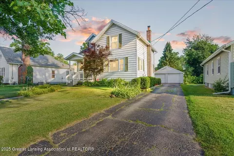 755 Carlton Blvd, Jackson, MI 49203