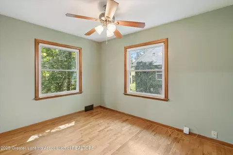 808 Robins Rd, Lansing, MI 48917 photo 18