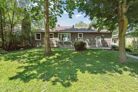 808 Robins Rd, Lansing, MI 48917 photo 35