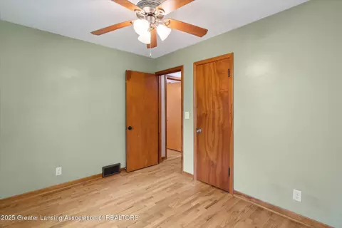 808 Robins Rd, Lansing, MI 48917 photo 19