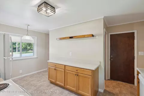 808 Robins Rd, Lansing, MI 48917 photo 11