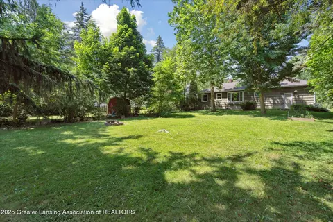 808 Robins Rd, Lansing, MI 48917 photo 37