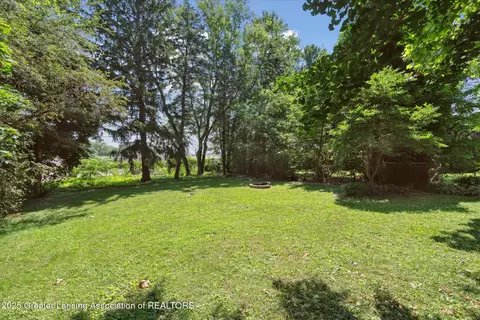 808 Robins Rd, Lansing, MI 48917 photo 38