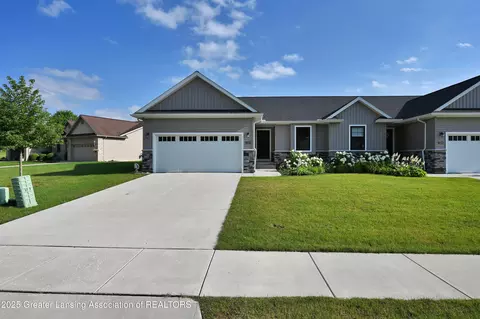 330 Vansickle Dr #31, Charlotte, MI 48813
