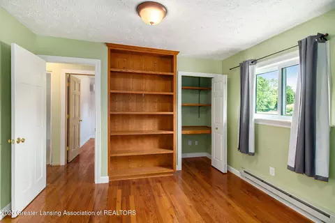 Bedroom - 309 Valley Ct, Perry, MI 48872 photo 1 of 2