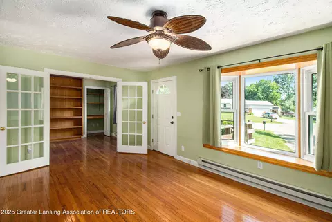 Living - 309 Valley Ct, Perry, MI 48872 photo 1 of 2