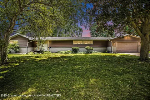 807 Riverside Dr, Portland, MI 48875