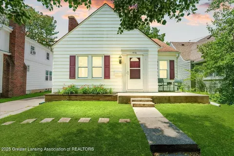 1716 S Rundle Ave, Lansing, MI 48910