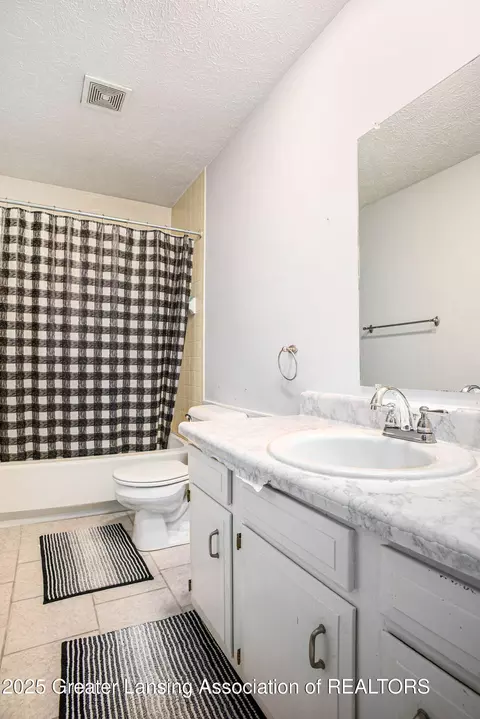 840 Armstrong Rd, Lansing, MI 48911 photo 12