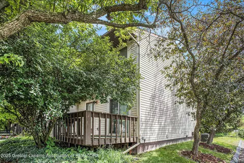 840 Armstrong Rd, Lansing, MI 48911 photo 15