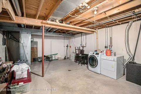 840 Armstrong Rd, Lansing, MI 48911 photo 13