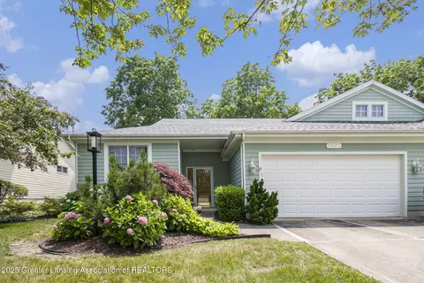 3621 Sawgrass Cir, Lansing, MI 48911