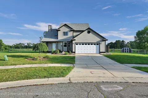 1211 Sumac Ln, Holt, MI 48842