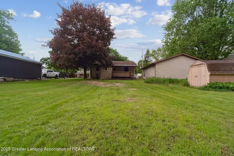 Exterior - 445 S Oak St, Maple Rapids, MI 48853 photo 6 of 9