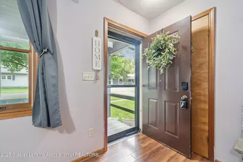 Entry Way - 445 S Oak St, Maple Rapids, MI 48853 photo 2 of 3